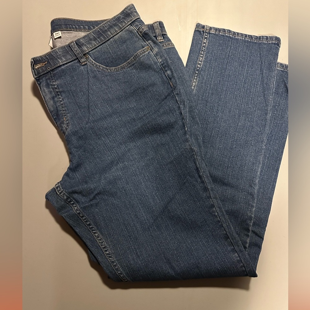 NWOT D&Co Denim and company medium wash straight leg jeans